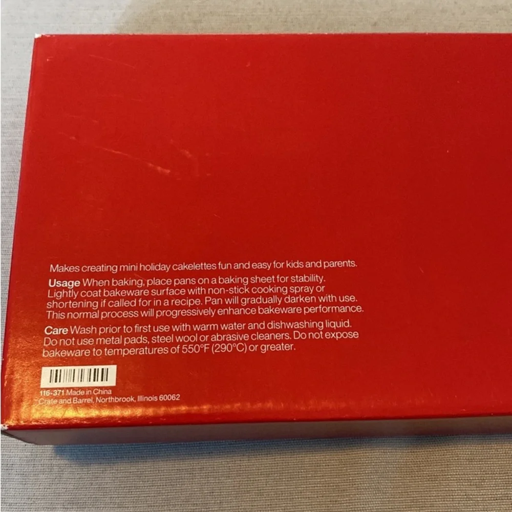 Crate & Barrel Holiday Cakelette Pans
